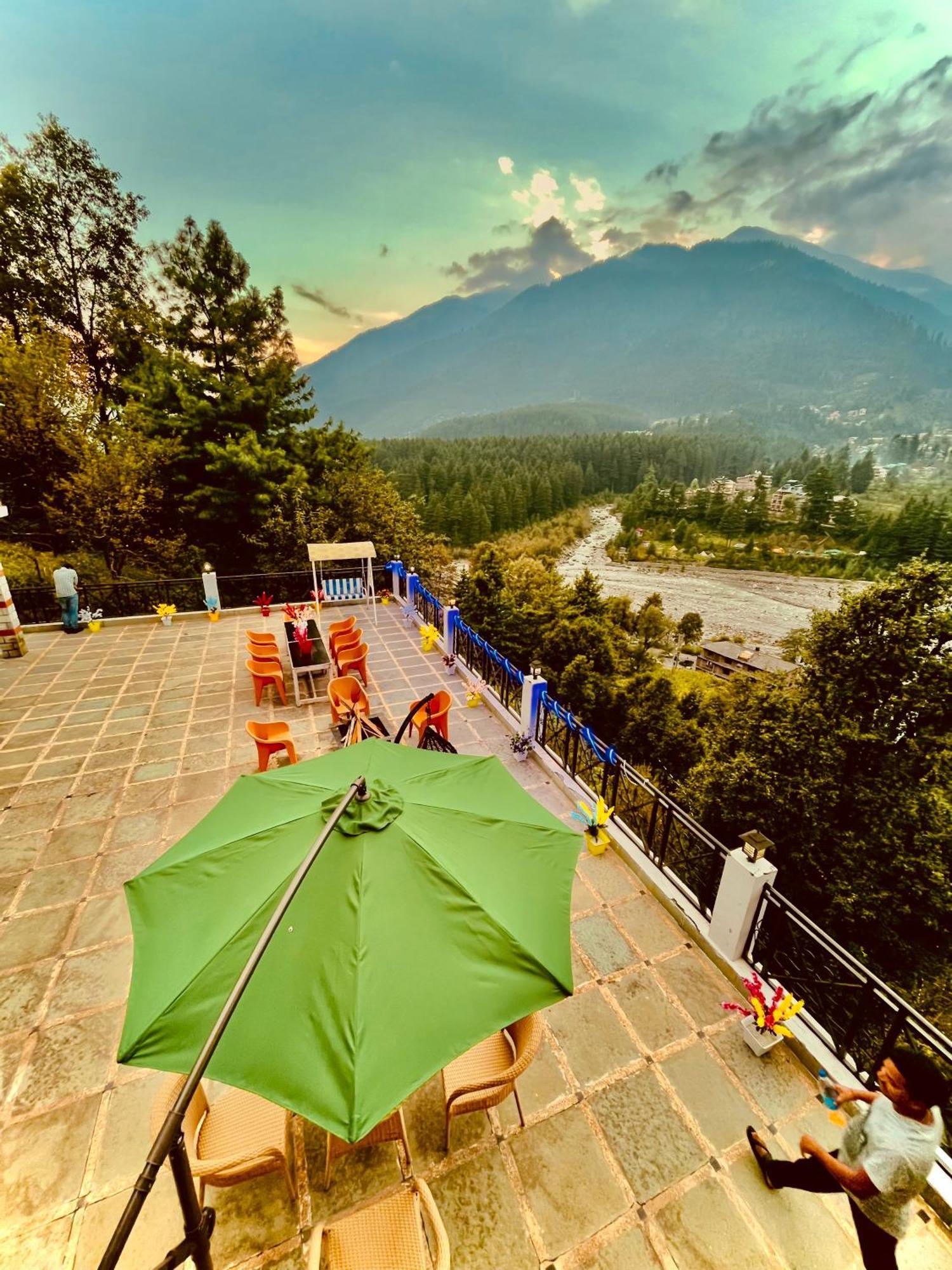 Snow Clad Riverview Hotel & Resort, Manali Extérieur photo